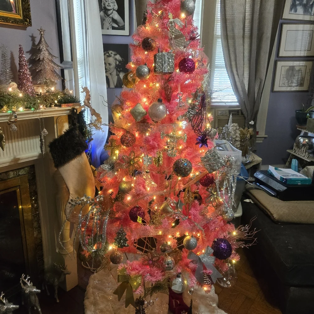 Happy Holidays My Pink Tree - Picture 3 of 5